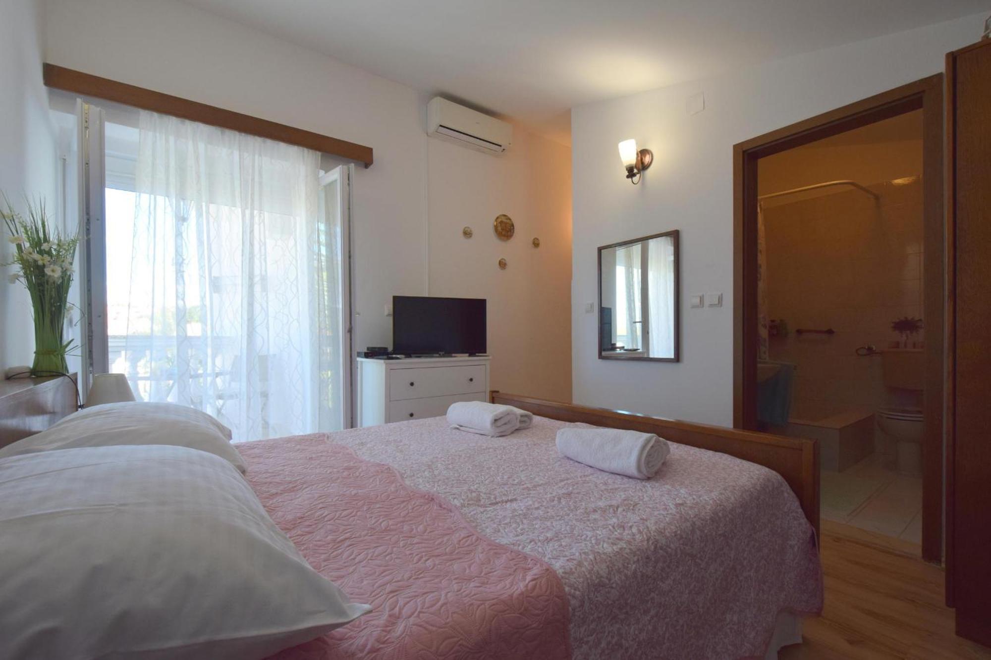 Apartments Pavic Малинська Екстер'єр фото