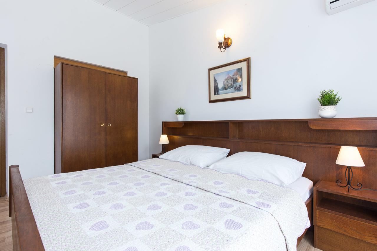 Apartments Pavic Малинська Екстер'єр фото