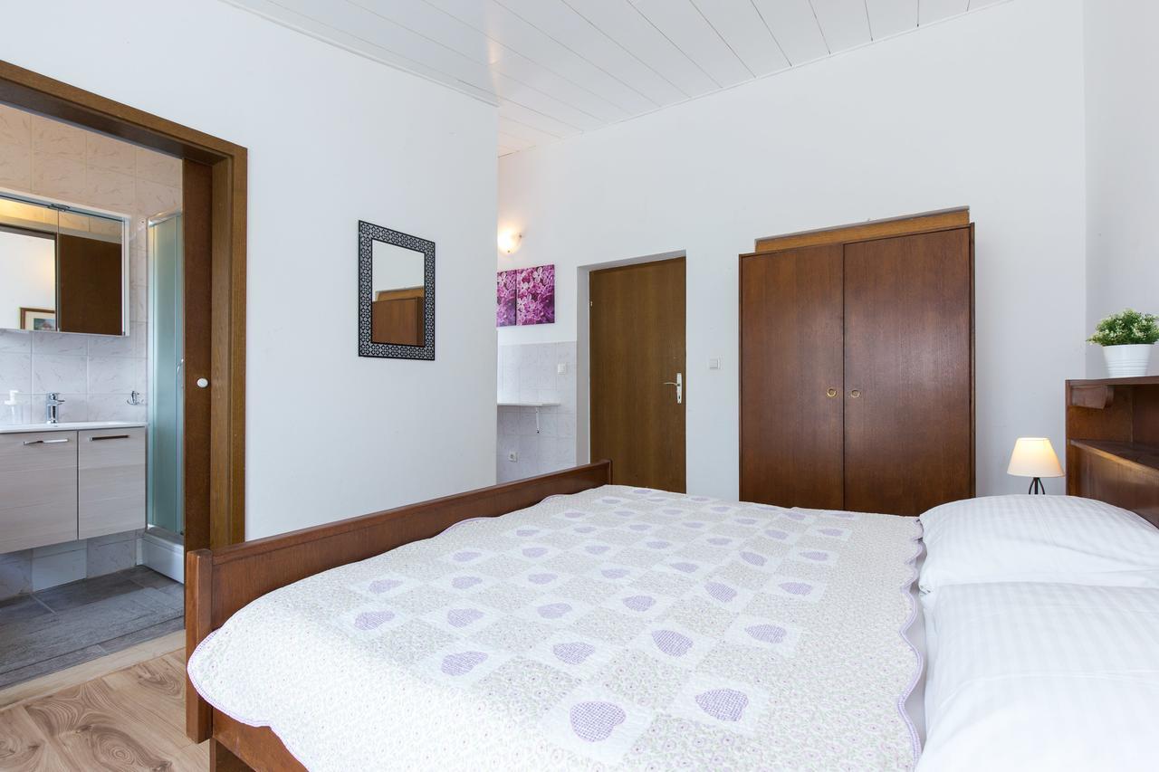 Apartments Pavic Малинська Екстер'єр фото