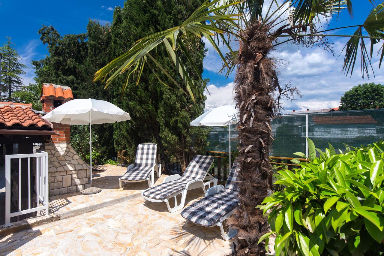 Apartments Pavic Малинська Екстер'єр фото