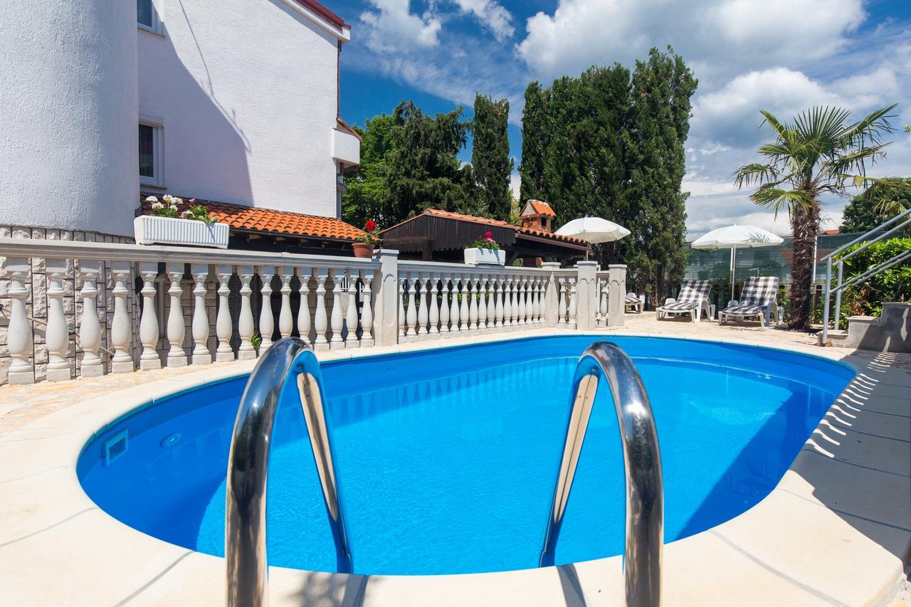 Apartments Pavic Малинська Екстер'єр фото